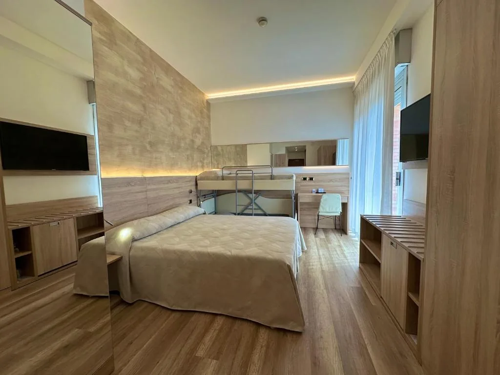 Camera Familiare Superior (2 Adulti + 2 Bambini) — Hotel Beau Rivage Pineta