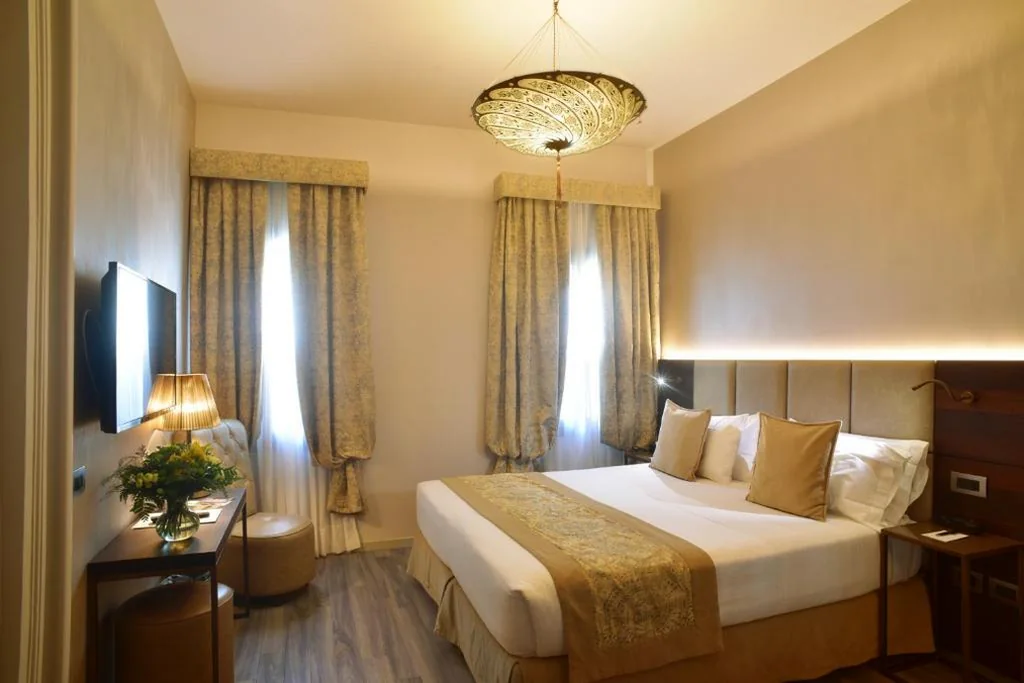 Camera King Comfort Matrimoniale/Doppia con Letti Singoli — Hotel Aquarius Venice – Ascend Collection
