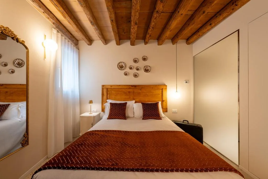 Camera King con Doccia con Accesso per Sedie a Rotelle - Accesso Disabili — Spaccavento Boutique Rooms