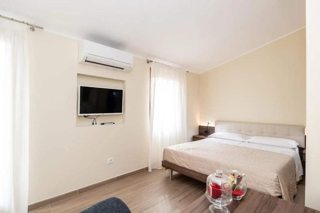 Camera King con Vasca Idromassaggio — Scaligero Rooms