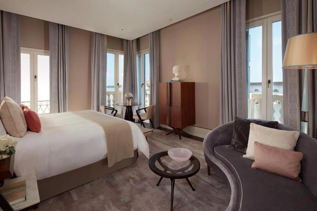 Camera King con Vista Canale — The St. Regis Venice