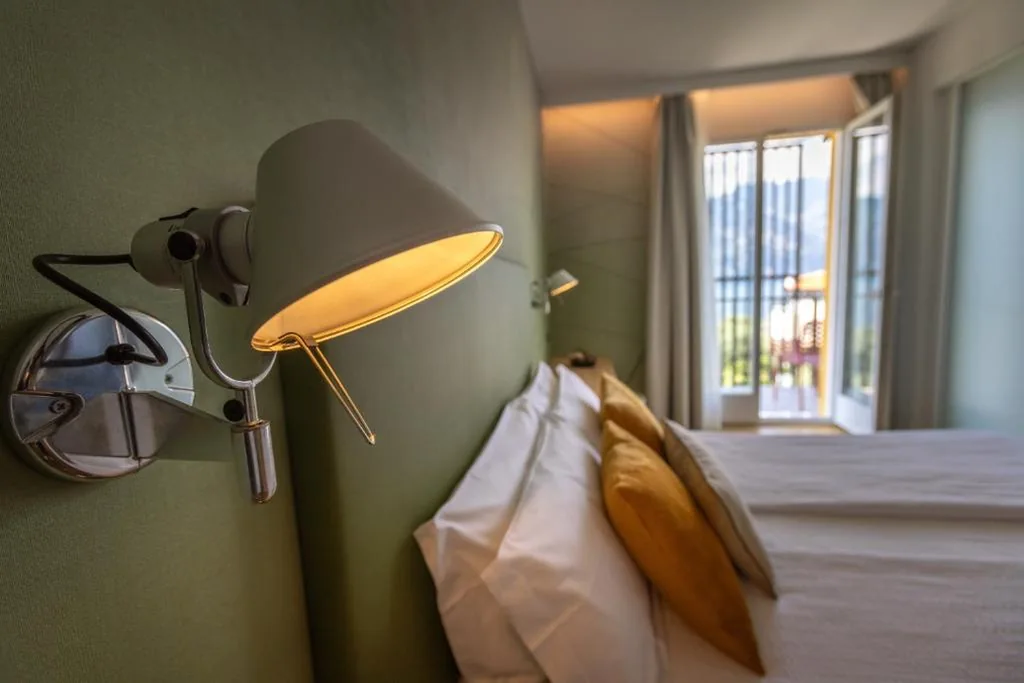 King Room with Lake View — Hotel Meridiana