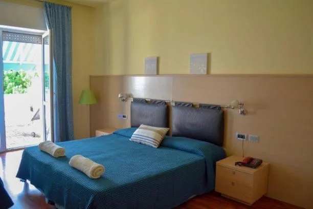 King Room with Sea View — Il Tridente Hotel