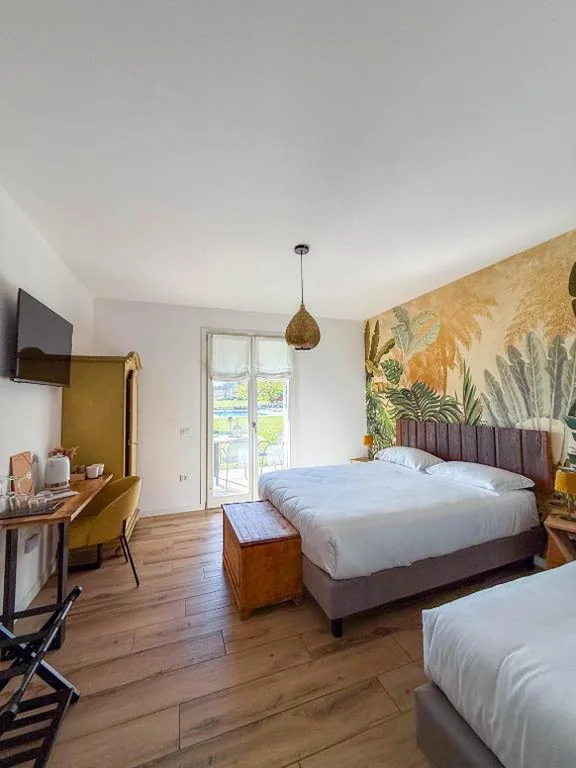 King Room with Pool View — Bed and Breakfast Le Giale