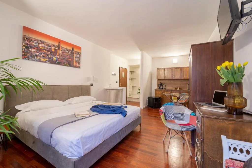 Camera King Deluxe — Aurelia Luxury – Piazza delle Erbe