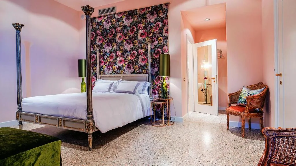 Camera King Deluxe — Hotel Heureka