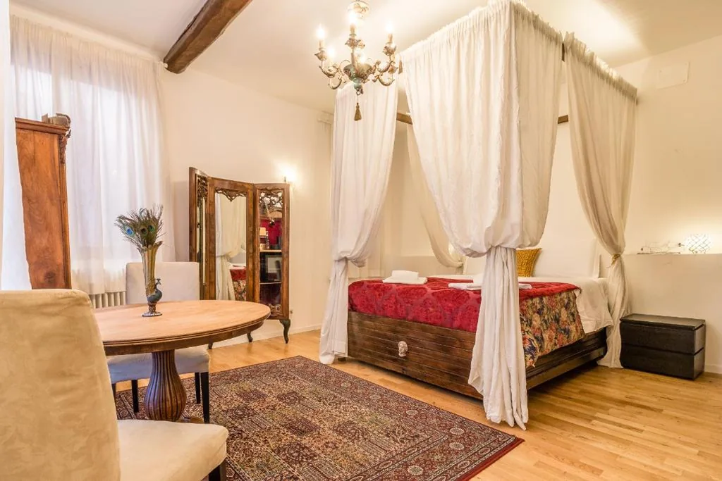 Camera King Deluxe — Palazzo DaPonte by LionHost