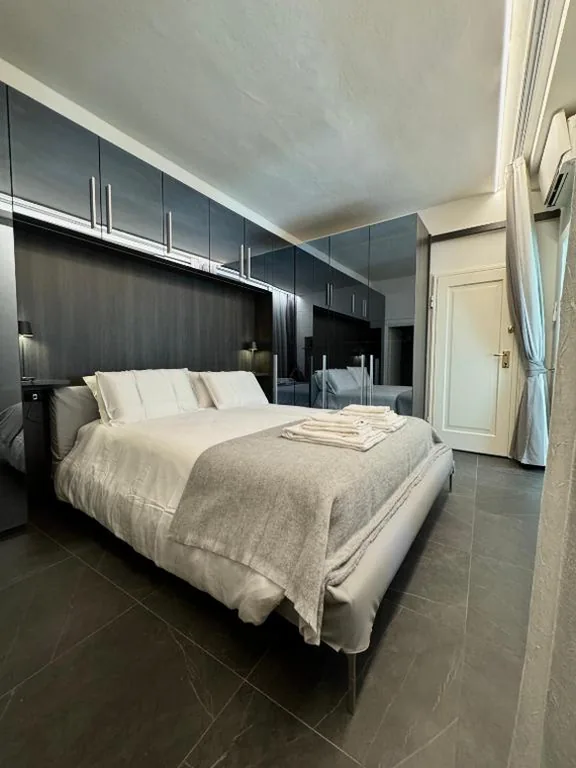 Deluxe King Room — Palazzo Marinali Guest House