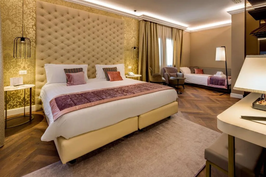 Executive King Room — BW Premier Collection CHC Continental