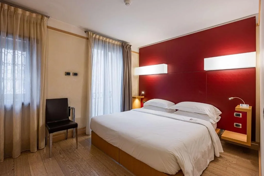 Standard King Room — Best Western Hotel Armando