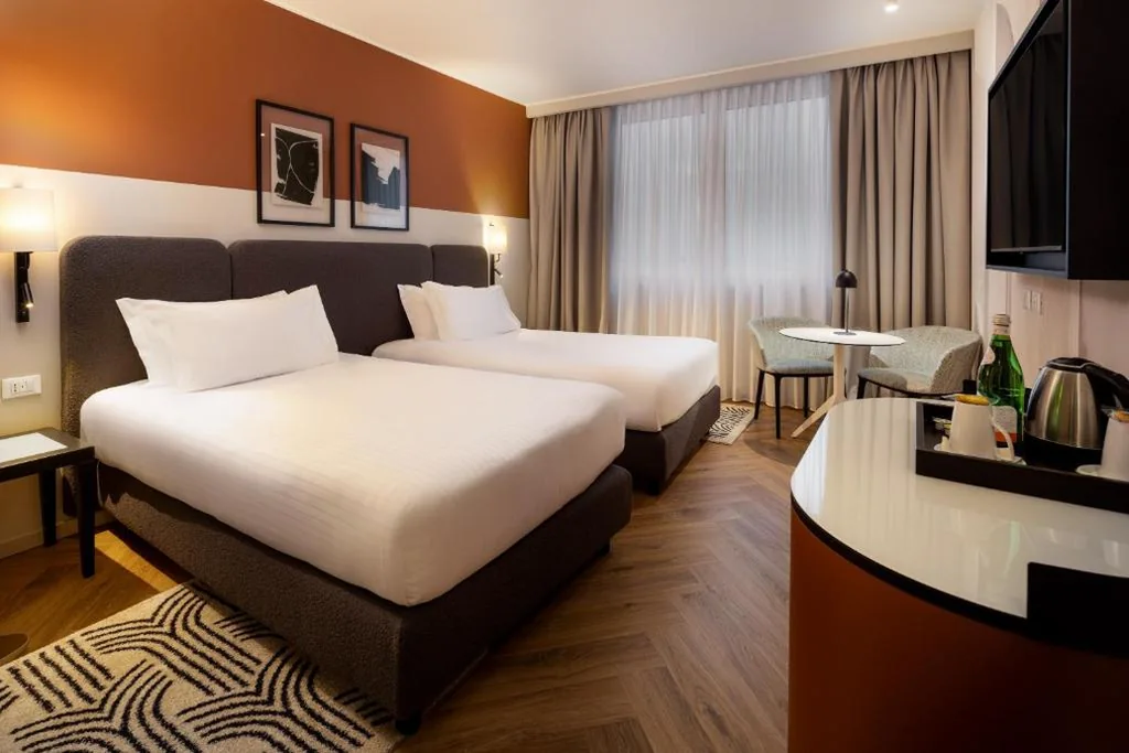 Standard King Room with 2 Single Beds — Crowne Plaza Padova by IHG