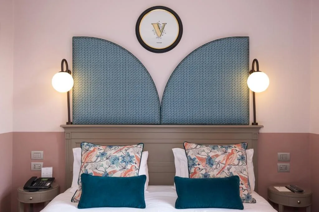Standard King Room with Courtyard View — Hotel Indigo Verona – Grand Hotel Des Arts by IHG