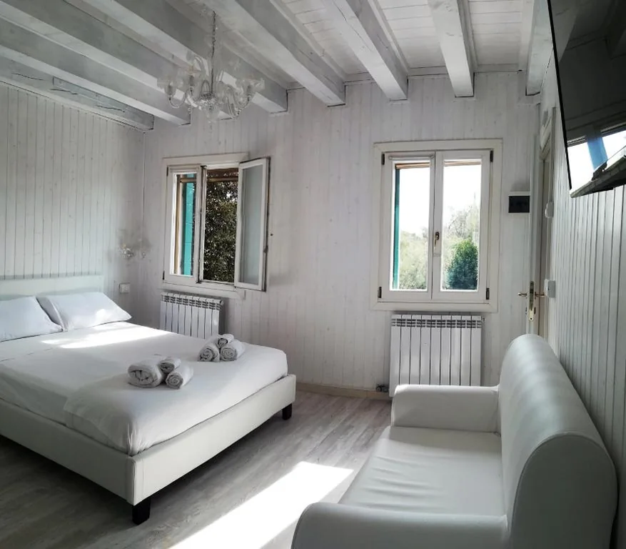 Standard King Room — Junior Suites Venezia