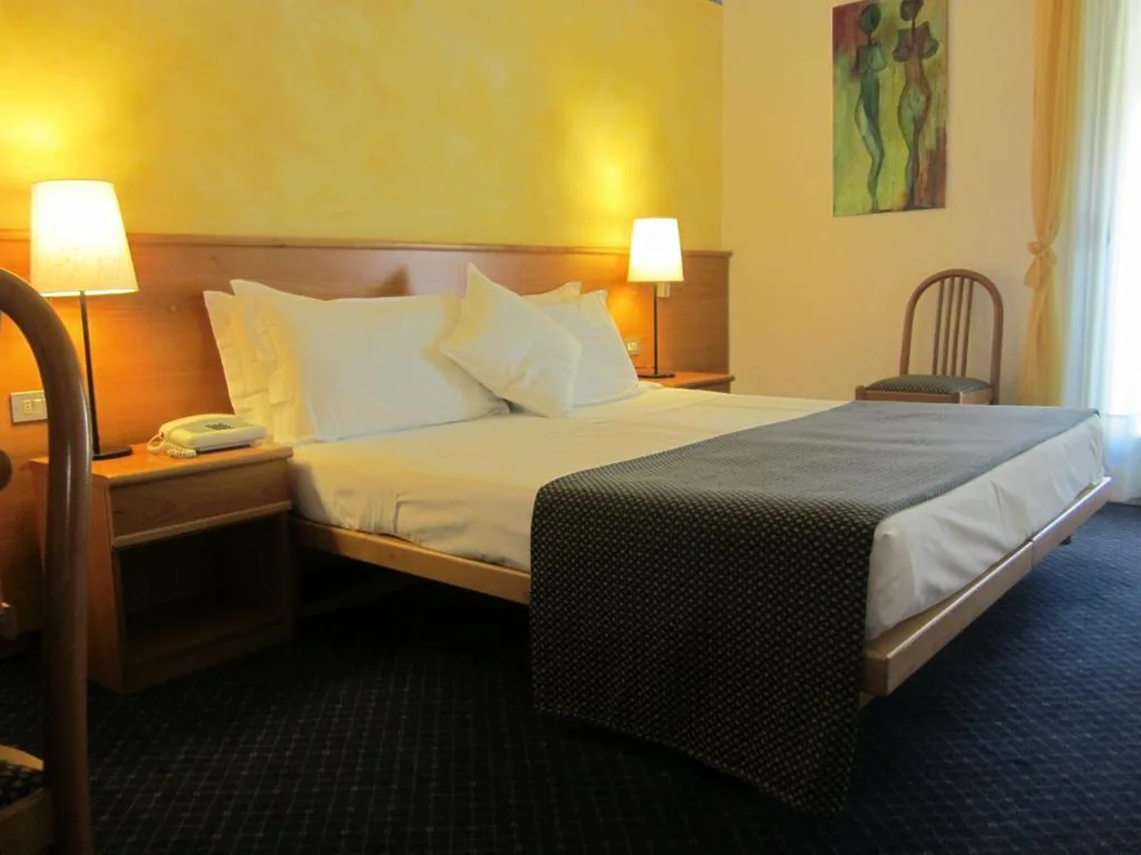 Camera Matrimoniale (1 Adulto) — Hotel Marina