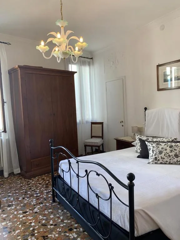 Double Room — B&B Al Teatro with canal view