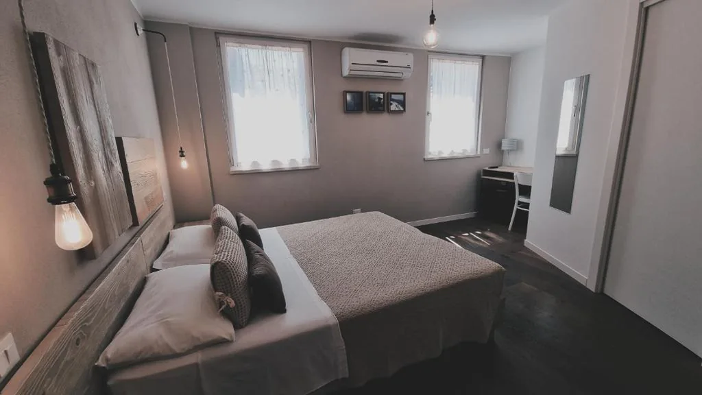 Double Room — Bardoliners