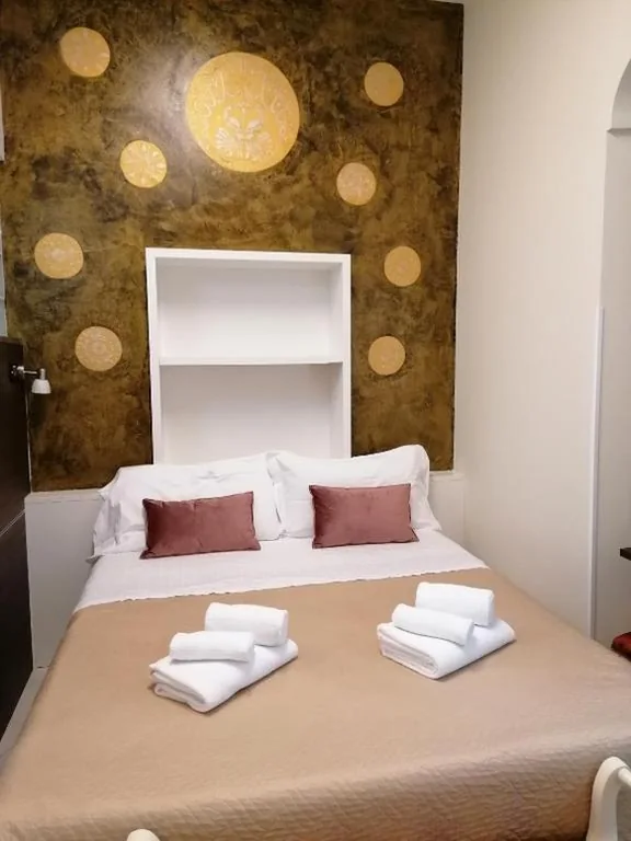 Basic Double Room — Accomodation Verona – City Centre