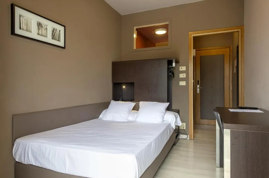 Camera Matrimoniale Basic con Balcone — M14 Hotel & Spa