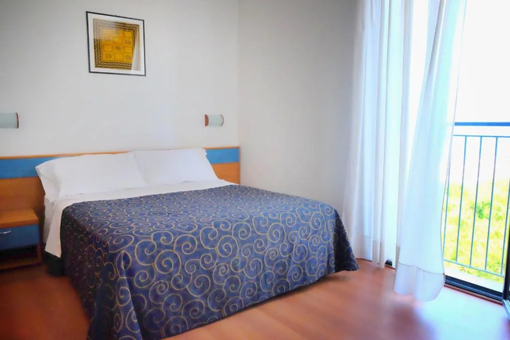Camera Matrimoniale Basic — Hotel Fenix