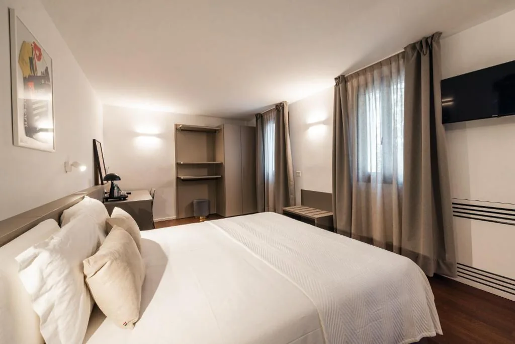 Double Room — Bassano Club House