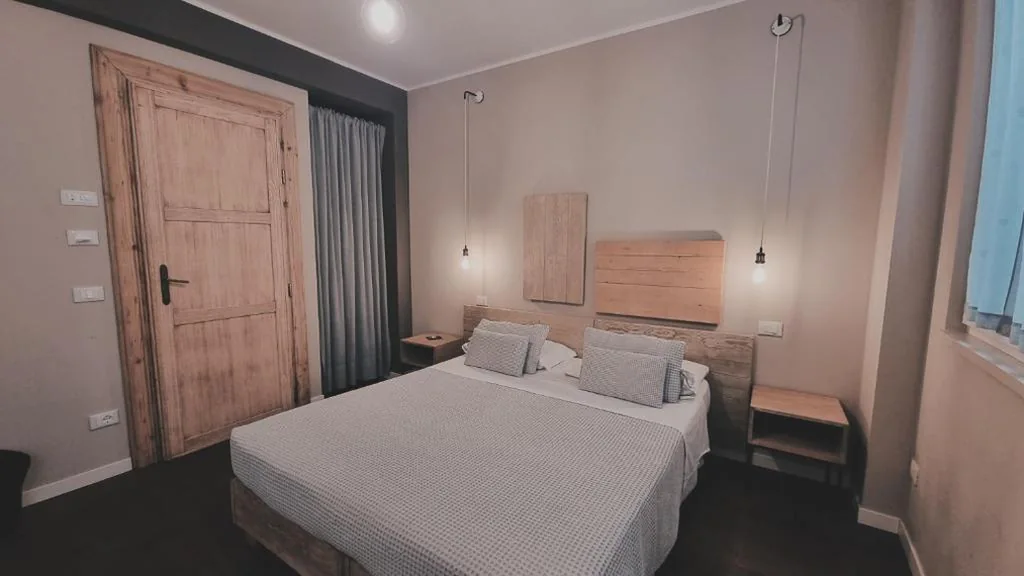 Budget Double Room — Bardoliners