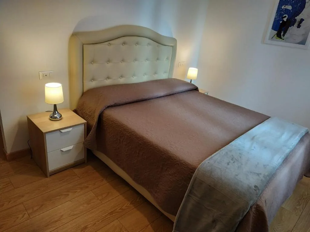 Camera Matrimoniale Budget con Bagno Privato — San Polo Star