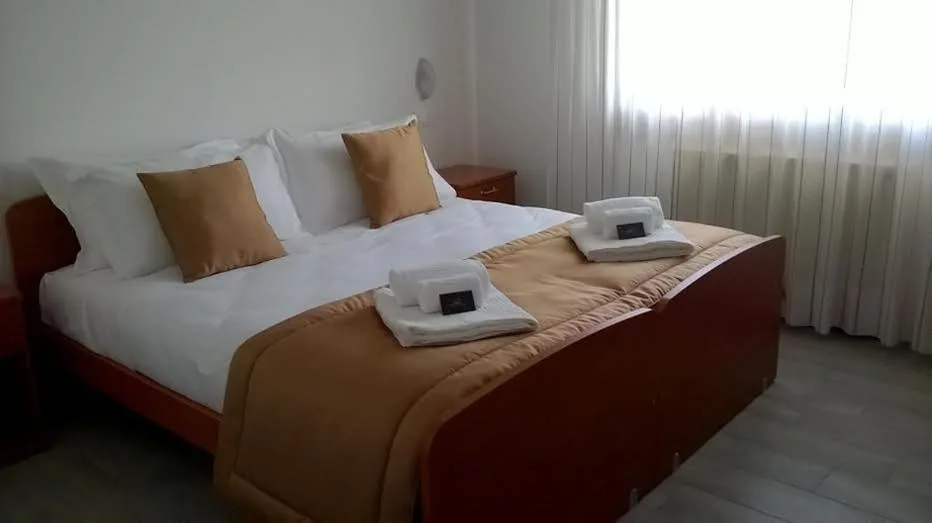 Budget Double Room — Hotel Tre Rose