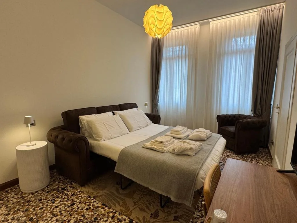 Budget Double Room — Palazzo Marinali Guest House