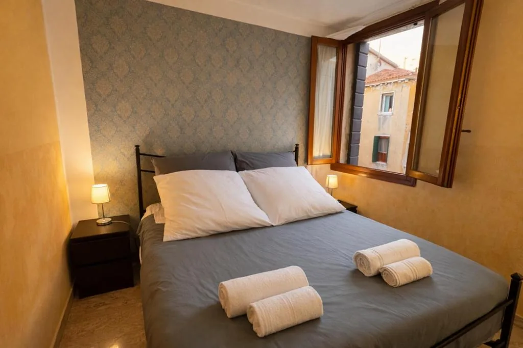 Budget Double Room — Zen Accommodations Rialto