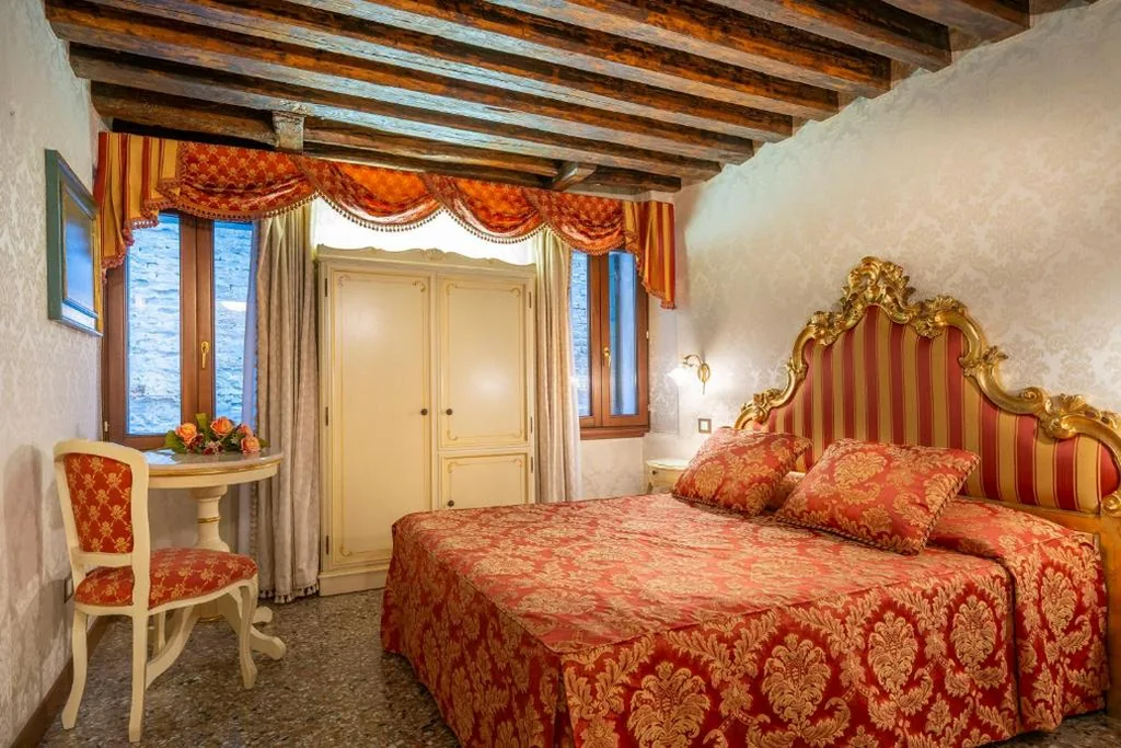 Double Room — Casa Guggenheim
