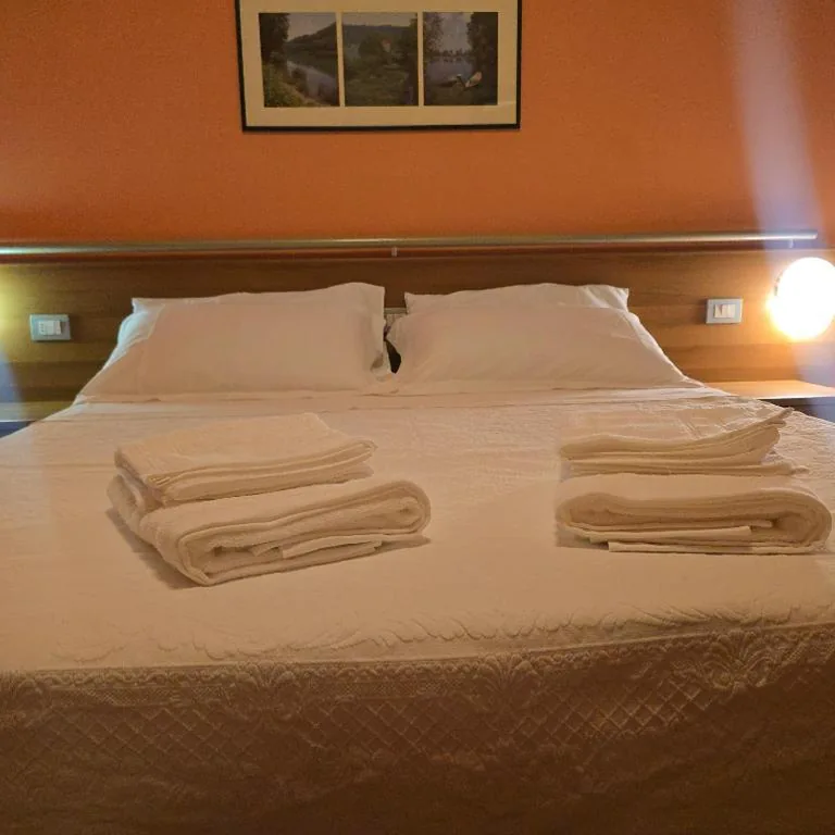 Camera Matrimoniale — Cavour rooms