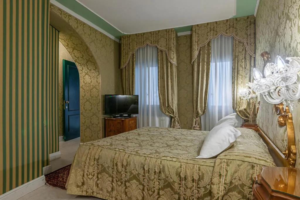 Classic Double Room — Al Ponte Antico