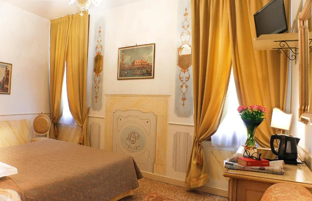 Classic Double Room — Apostoli Palace