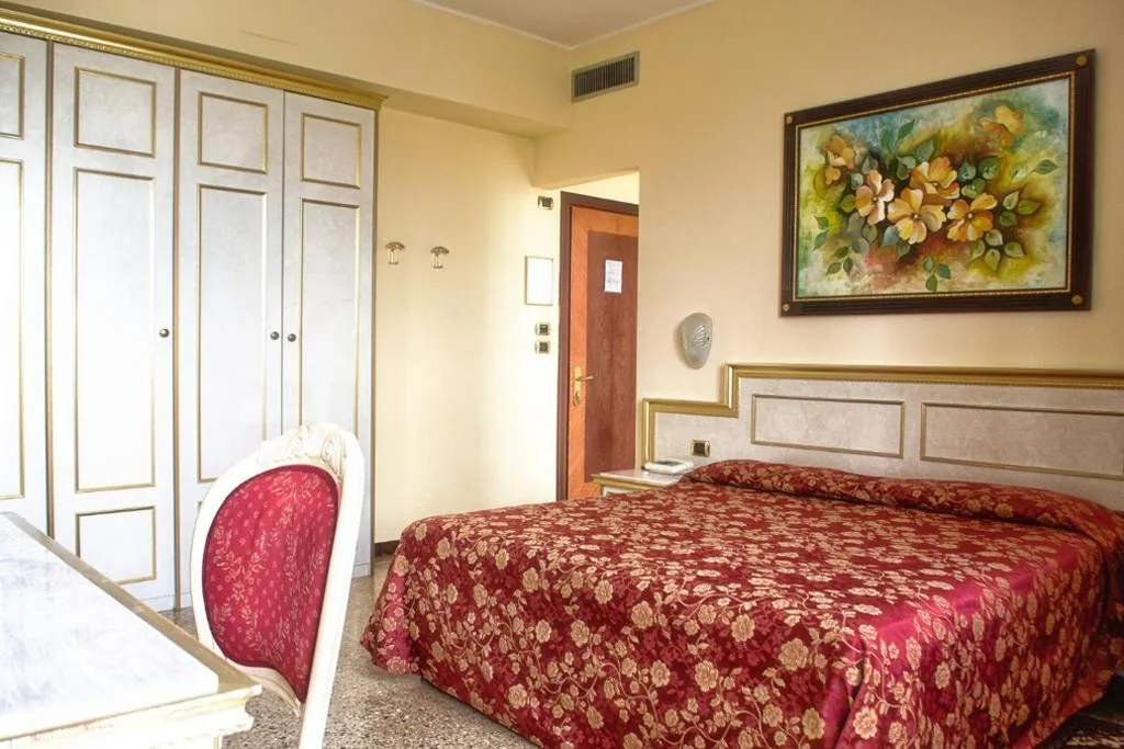 Classic Double Room with Balcony — Hotel Internazionale Terme