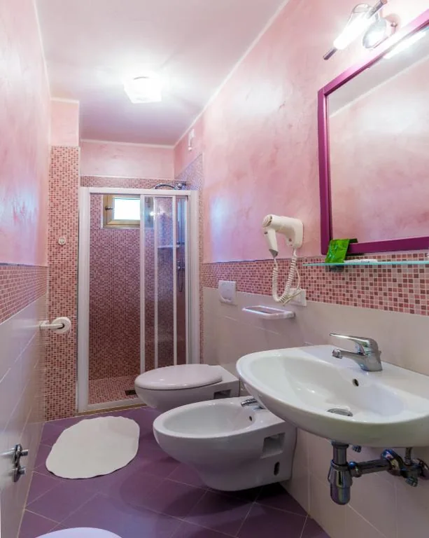 Classic Double Room with Extra Bed and Balcony — Hotel Milano 3S