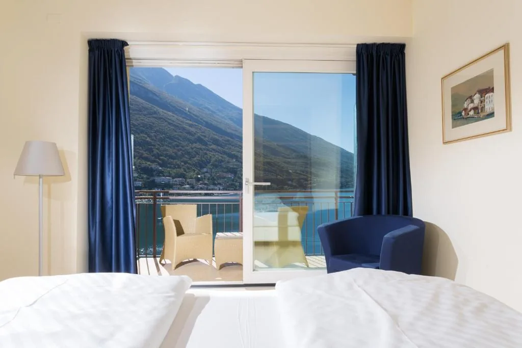 Classic Double Room with Lake View — Hotel Maximilian