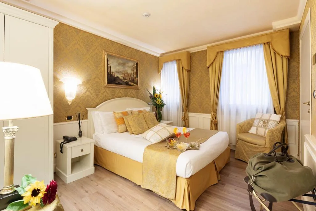 Classic Double Room — Duodo Palace