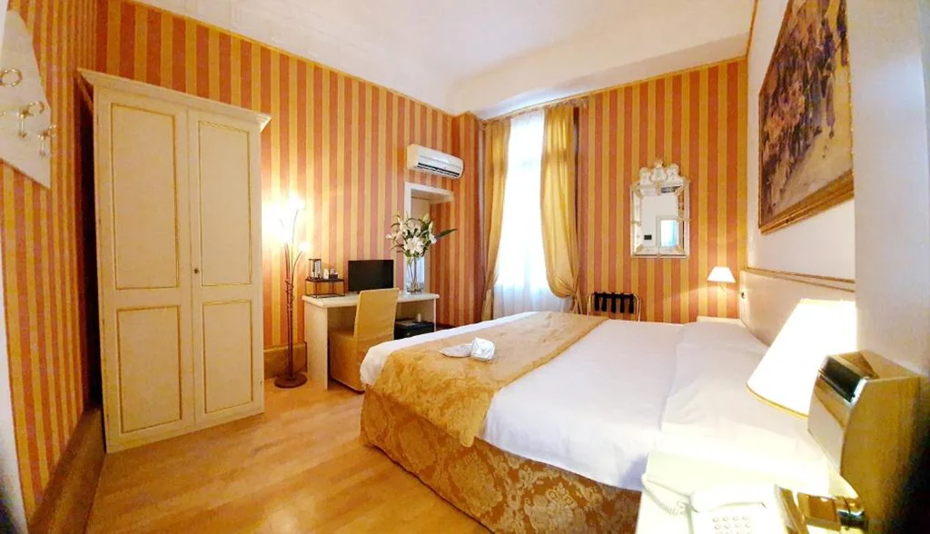 Camera Matrimoniale Classic — Hotel Corte dei Greci