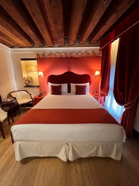 Classic Double Room — Ruzzini Palace Hotel