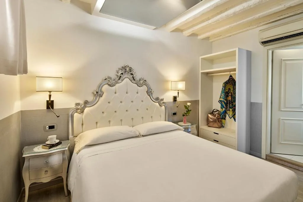 Classic Double Room — UNAHOTELS Ala Venezia-Adults 16