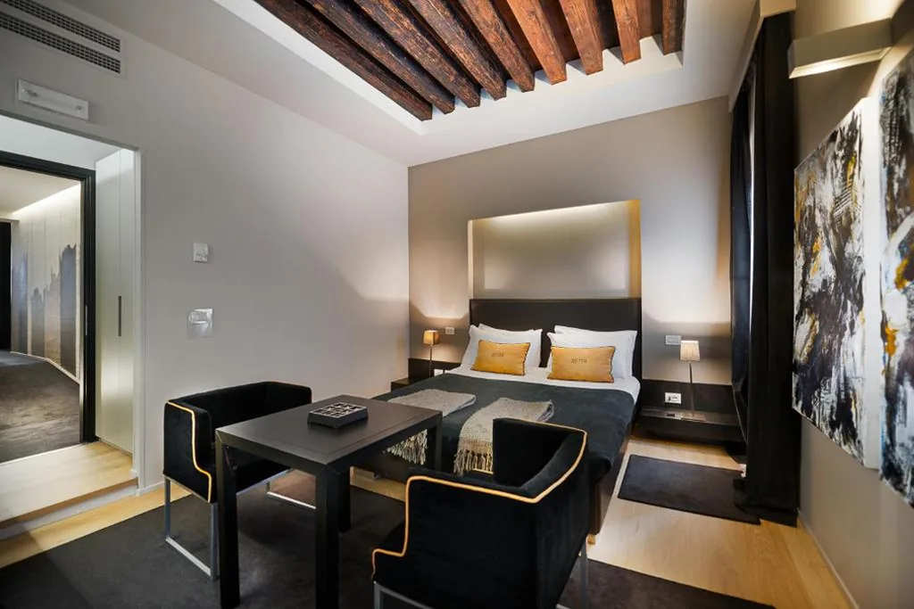 Comfort Double Room — Charming House DD724
