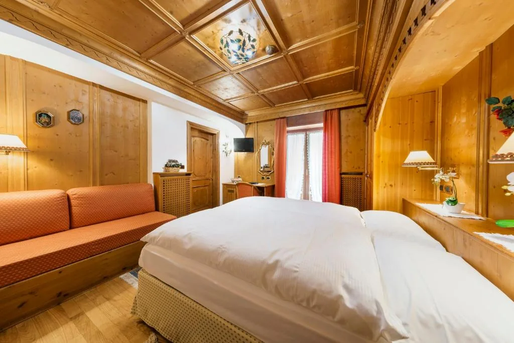 Comfort Double Room with Spa Access, Balcony and View — Hotel Columbia & Spa