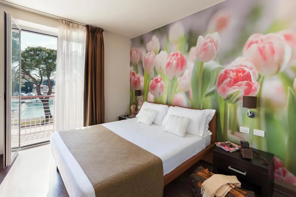 Comfort Double Room with Balcony and Lake View — Hotel Acquadolce