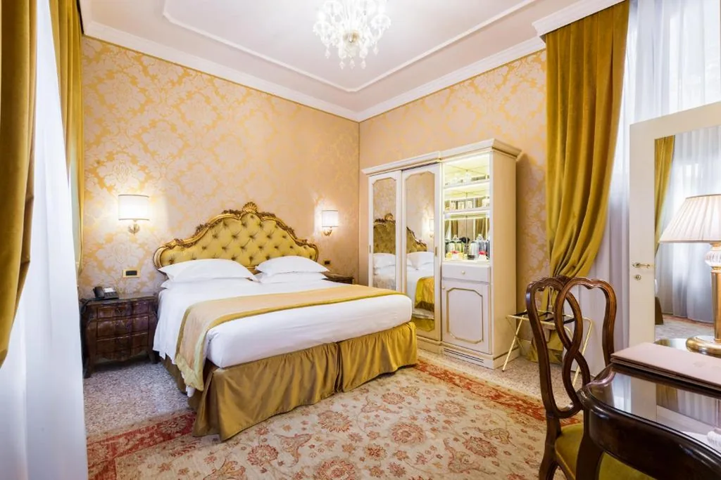Comfort Double Room — Hotel Ai Cavalieri di Venezia