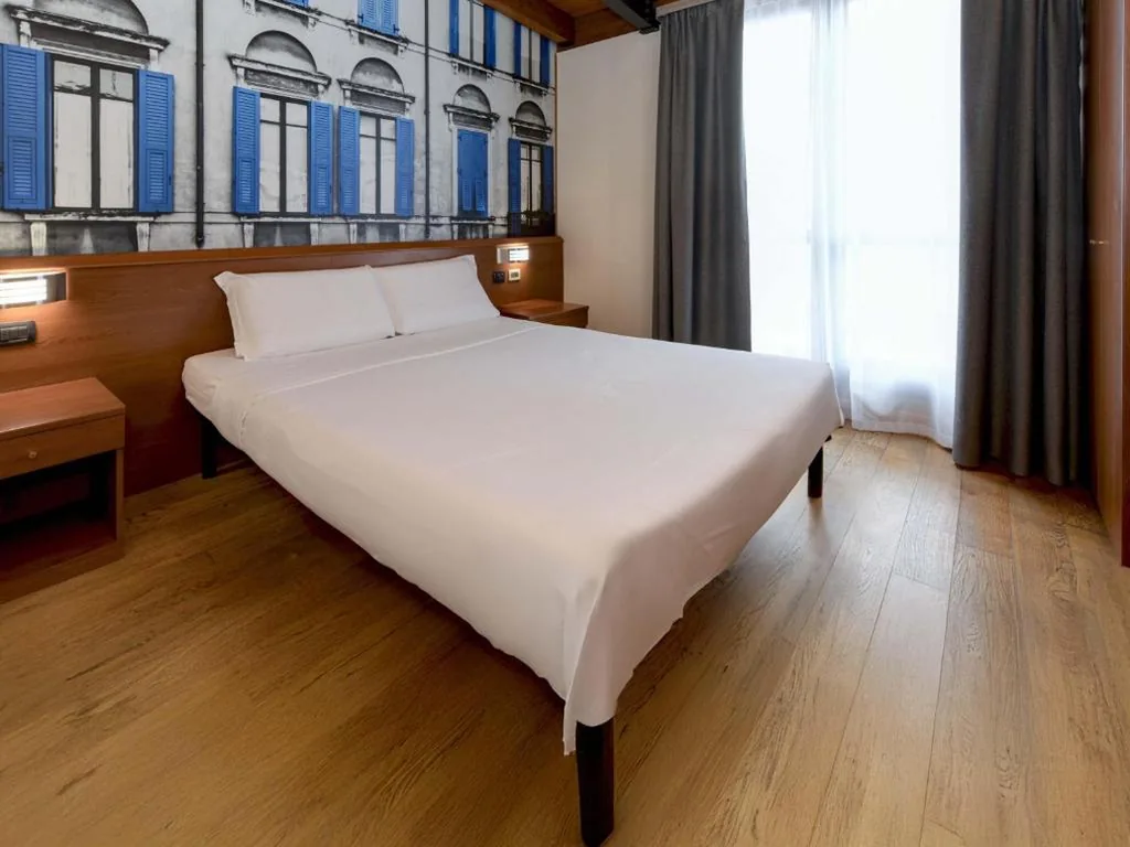Camera Matrimoniale con Accesso Disabili — B&B Hotel Verona