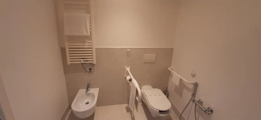 Camera Matrimoniale con Accesso Disabili — Novo Hotel Rossi