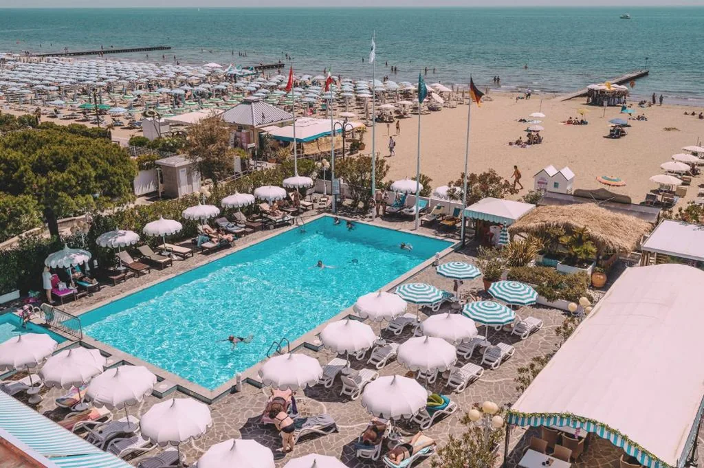 Double Room with Beach Access — Hotel Monaco & Quisisana