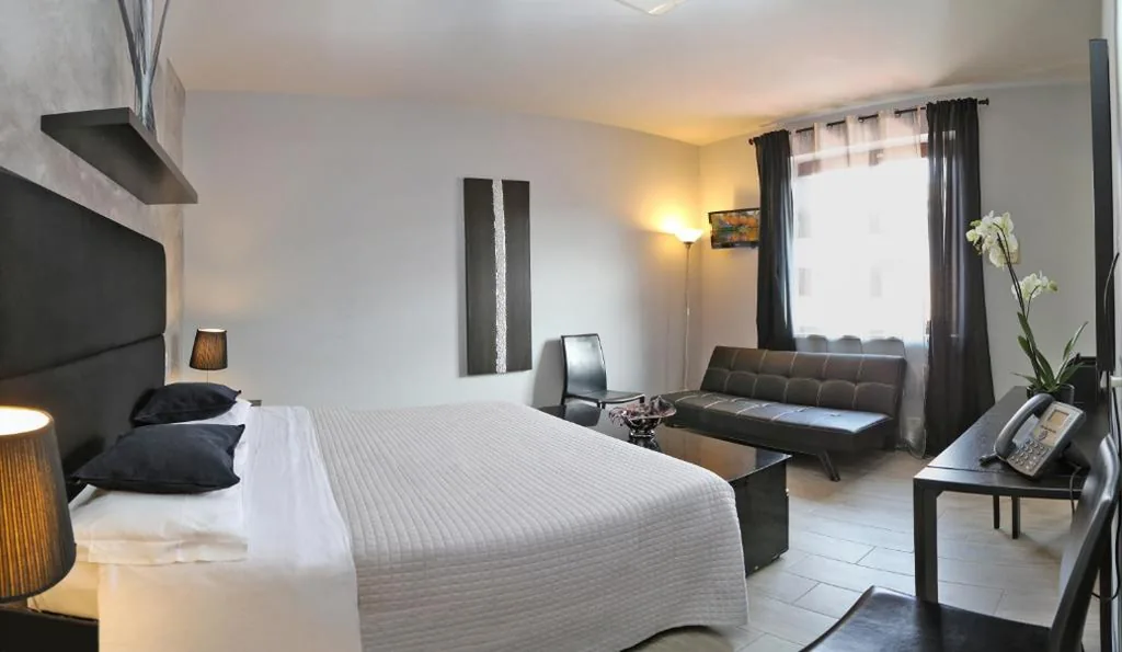 Double Room with Kitchenette — Hotel Residenza Alighieri
