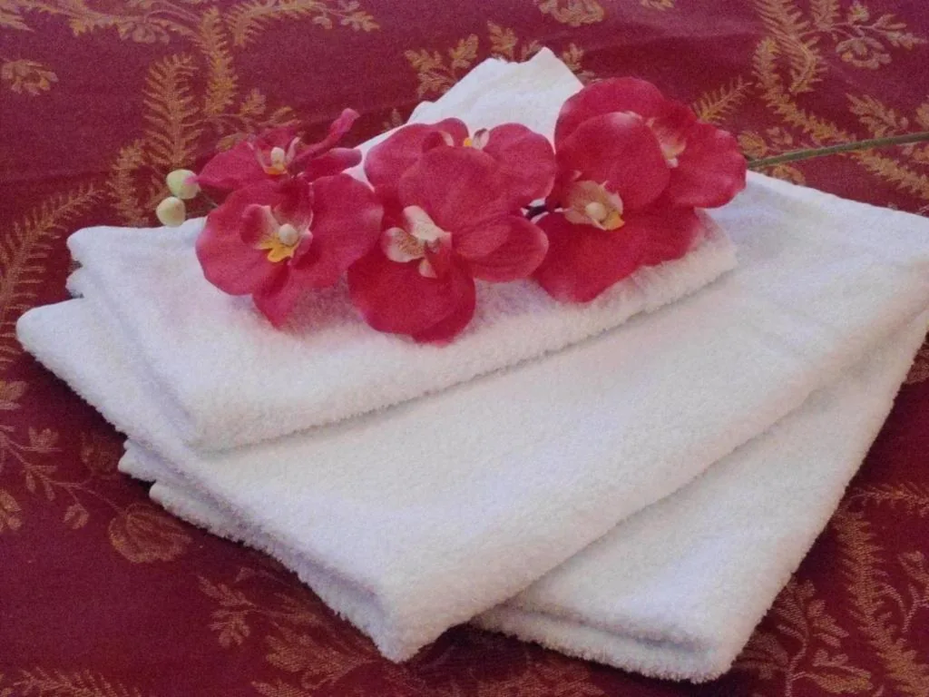 Camera Matrimoniale con Bagno in Comune — B&B Exclusive
