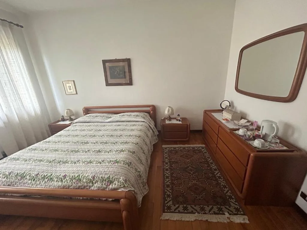 Camera Matrimoniale con Bagno in Comune — B&B Relax
